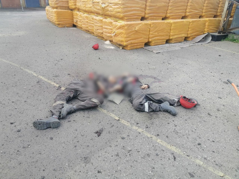 Війська РФ завдали авіаудару по Нью-Йорку на Донеччині: є влучання у промислове підприємство та житлові квартали, троє загиблих, троє поранених 03 Війська РФ завдали авіаудару по Нью-Йорку на Донеччині: є влучання у промислове підприємство та житлові квартали, троє загиблих, троє поранених 03