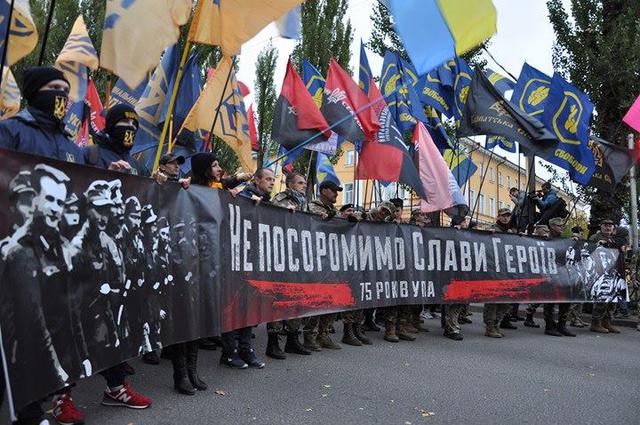 Националисты провели в Киеве Марш Славы Героев 05