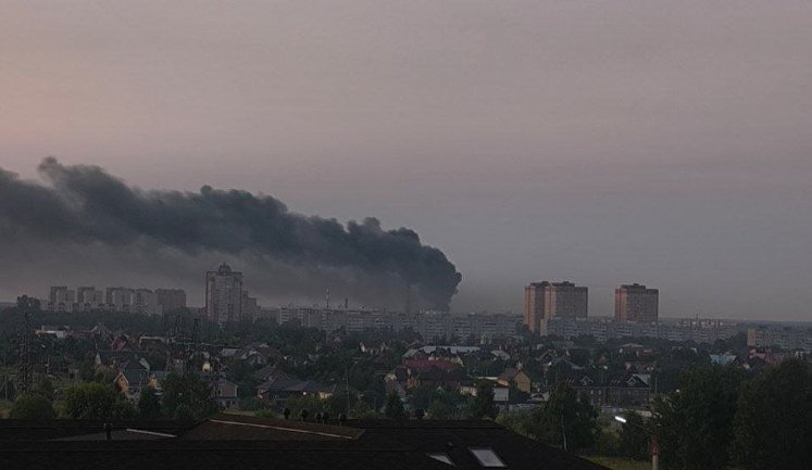 У Росії заявили про масовану атаку дронів на Москву: роботу аеропортів тимчасово обмежили (оновлено). ВIДЕО