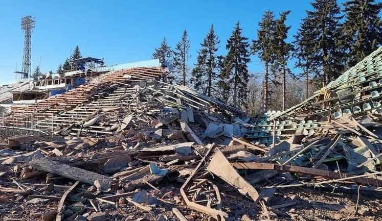 Зруйнований загарбниками стадіон у Чернігові допоможе відновити Німеччина та "Борусія" (Дортмунд)
