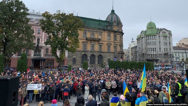 В Україні відбулись акції Ні капітуляції 02