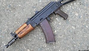 Стрілянина в Києві: На Солом'янці чоловіка поранили з автомата (оновлено)