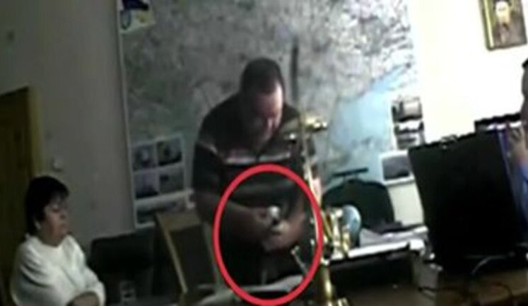 "Я привез "полтинник": Луценко обнародовал оперативное видео попытки вручения судьями взятки Холодницкому. ВИДЕО
