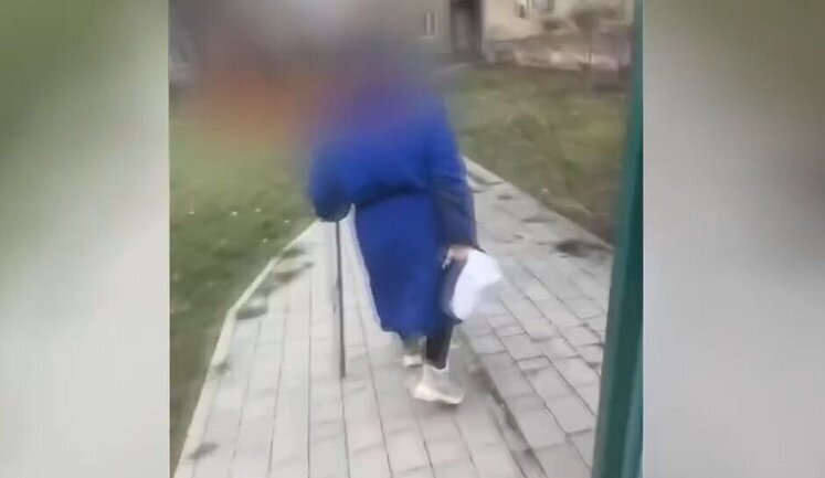 Домашний арест и электронный браслет: 16-летнему франковскому "скинхеду" избрали меру пресечения за избиение пожилой женщины. ВИДЕО