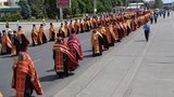 В Луганске, под недоумение горожан, священники и казаки прошли Крестным ходом в честь Крещения Руси. ФОТОрепортаж+ВИДЕО