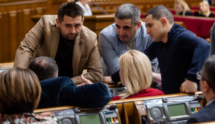 "Довіра", "За майбутнє", "Голос" чи "Батьківщина": хто найбільший друг монобільшості?