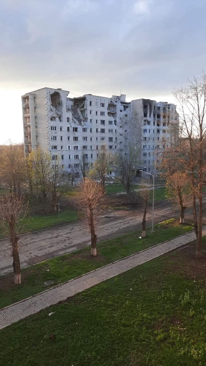Войска РФ обстреливают все свободные населенные пункты Луганщины и активизировали наступательные действия на Северодонецком и Попаснянском направлениях, - Гайдай 02