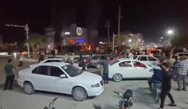 Мільйони іранців святкують смерть аятоли Хаменеї на вулицях міст. ВIДЕО