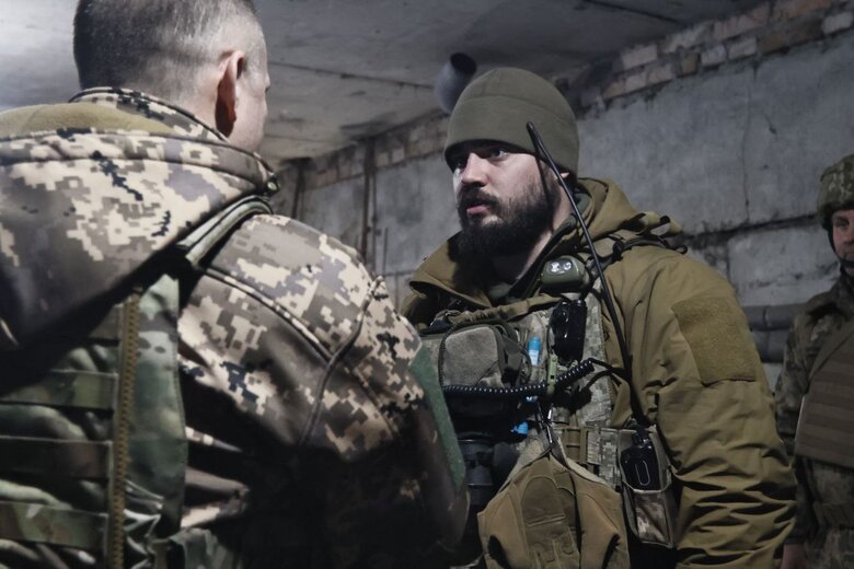 Сирський відвідав підрозділи, які обороняють Бахмут: ворог накопичує сили і не полишає надії захопити місто 05