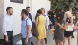 Охочі балотуватися в Раду шикуються в черги у ЦВК. ВIДЕО