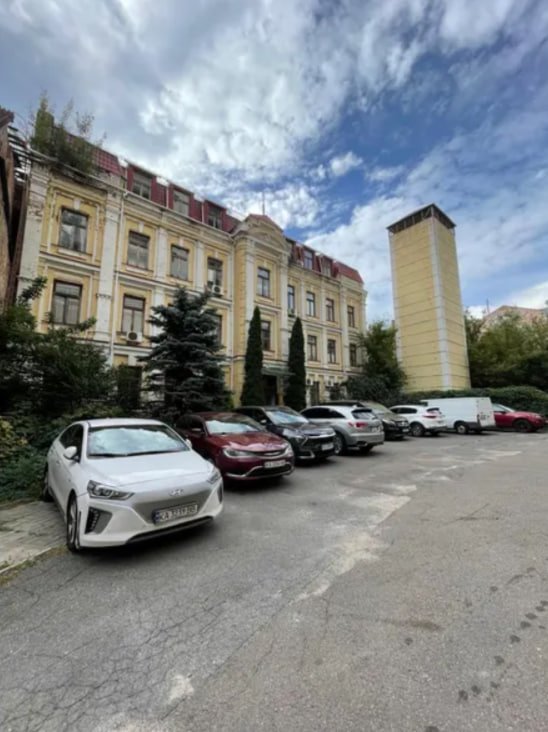Фонд держмайна продав офіс компанії, яка проєктувала майже всі станції метро в Києві