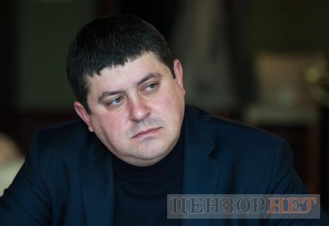 Голова фракції НФ Максим Бурбак: Спілкуюся з людьми на окрузі. Сказати, що нас не люблять, - це ще мяко 01