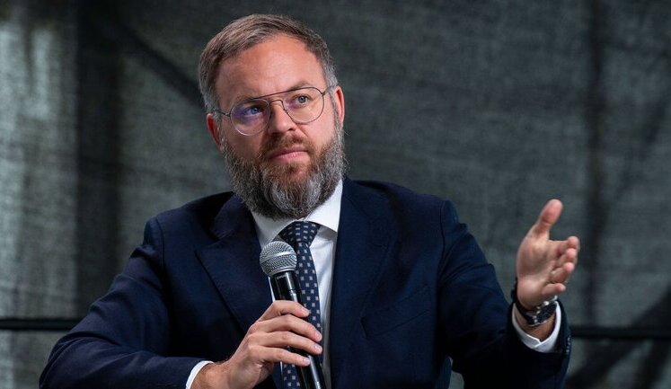 Советник Орбана: Венгрия никогда не просила Украину воевать с Россией от нашего имени