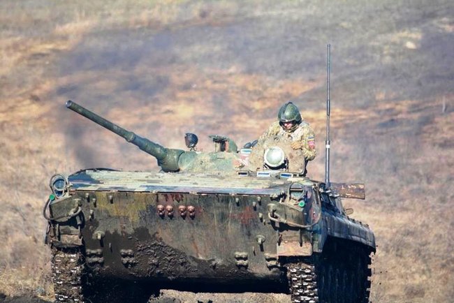 На Луганщине десантники 46-й ОДШБр отработали действия в обороне 01