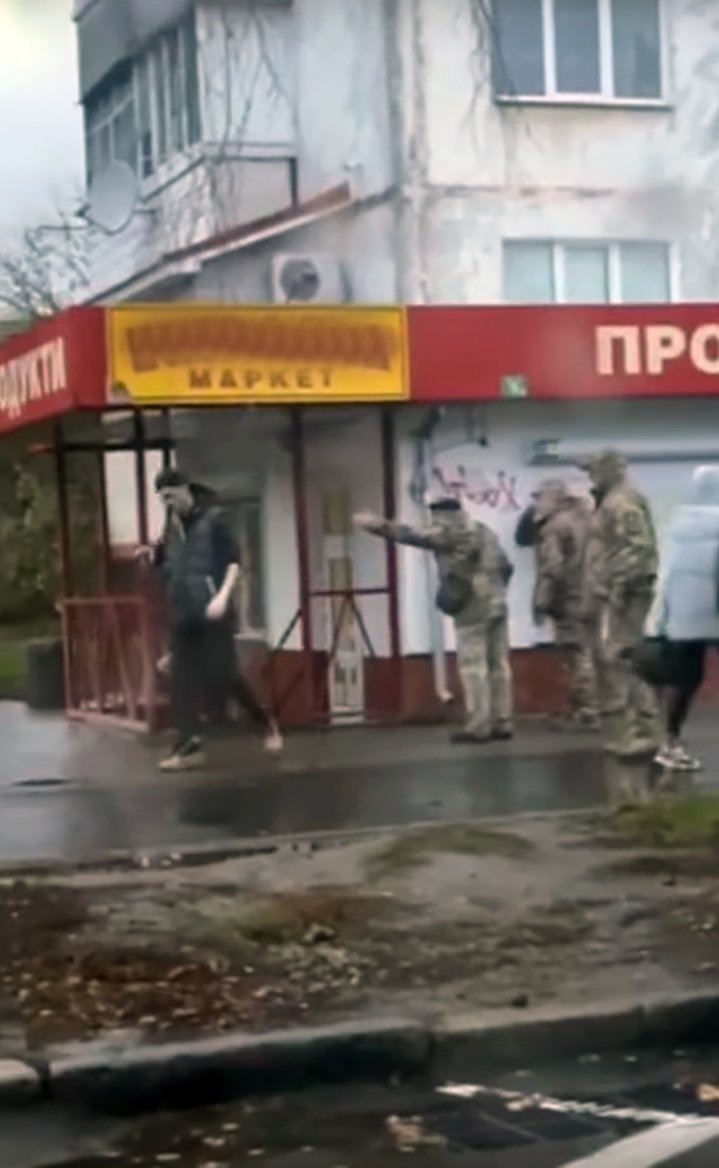 У Житомирі невідомий побив працівника ТЦК 02