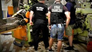 12 українців затримали в Польщі за виробництво підроблених сигарет. ФОТО