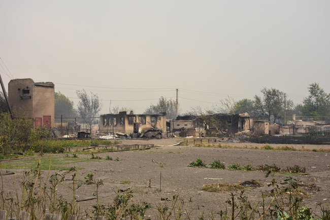 На Луганщині через пожежі перекрито рух у Станицю Луганську, - поліція 06 На Луганщині через пожежі перекрито рух у Станицю Луганську, - поліція 06