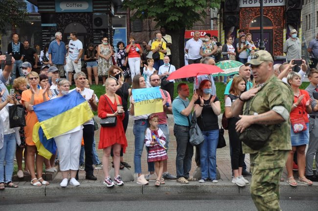 Хода ветеранів 2020: справа Шеремета, дощ та жіноча коробочка 12
