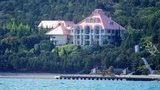 Янукович "гуляет" день рождения: чартер со "звездами" из Москвы и военизированная охрана