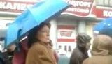 Пенсионеры устроили давку из-за пасок от депутата-коммуниста на "Бентли": "Убьются из-за паски". + ВИДЕО.