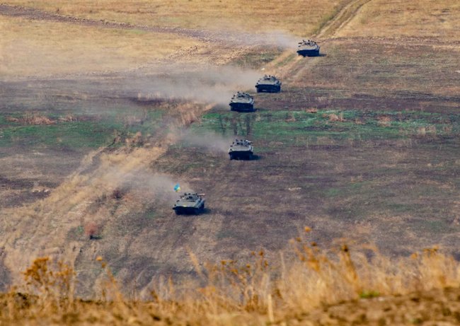 На Миколаївщині на полігоні Широкий лан відбулися батальйонно-тактичні навчання одеської мехбригади 10