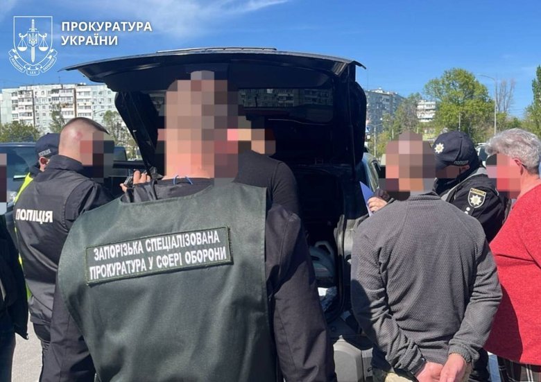 Командир батальйону на Запоріжжі вимагав кошти у підлеглих