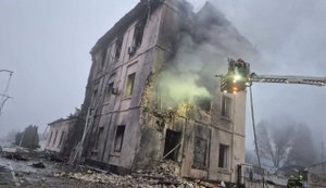 Ворог вночі атакував залізничну інфраструктуру у трьох областях: поїзди змінюють маршрут та рухаються з затримками, - "Укрзалізниця". ФОТО