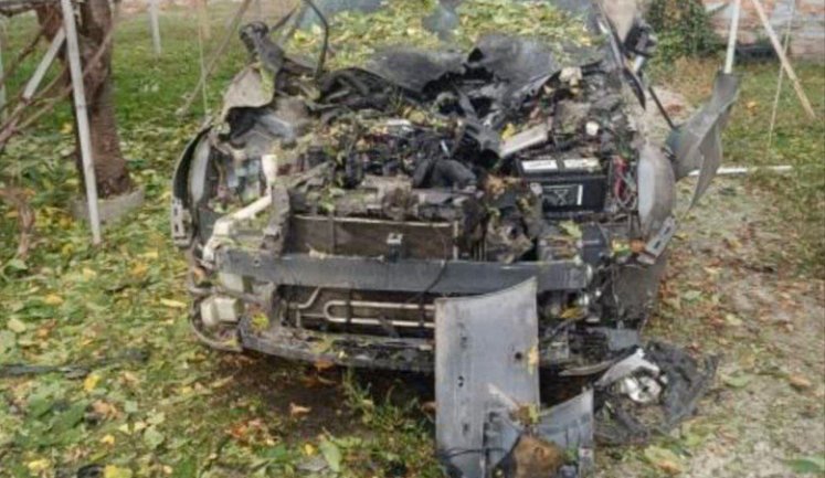 Війська РФ ударили по Запорізькому району: поранено чоловіка, пошкоджено автівку. ФОТО