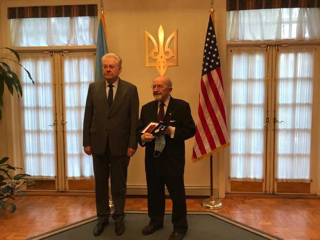 Украинского изобретателя из США Романкива наградили орденом Ярослава Мудрого 01