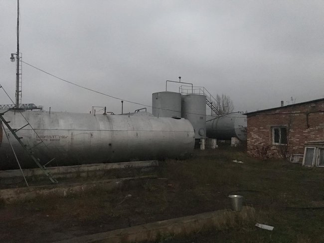 Співробітники ДФС ліквідували підпільний завод із виробництва ПММ 04