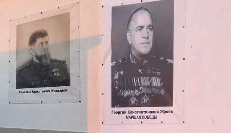 Портрет Кадирова повісили на набережній окупованого Севастополя разом із зображеннями радянських героїв часів Другої світової війни. ВIДЕО