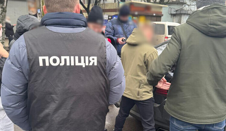 Затримано працівника ТЦК з Одещини, який за $1 тис. продавав фіктивні повістки з терміном дії, - Нацполіція. ФОТОрепортаж