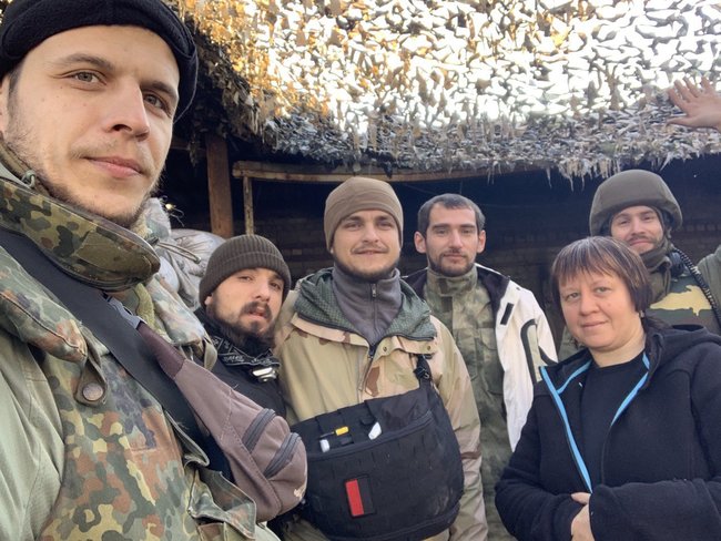 Ми не бинтували якогось бійця, не катали його на вертольоті… Ми показали все так, як було на війні: продюсер фільму Евакуація Наталія Хазан 03