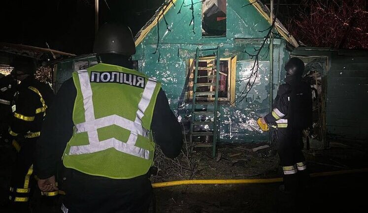 В результате российской атаки беспилотников на Киевщину пострадал мужчина. ФОТОрепортаж