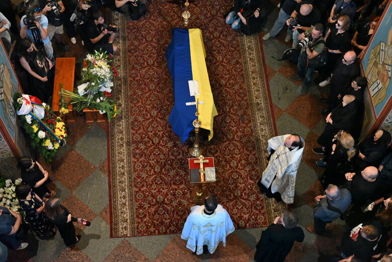 З письменницею Вікторією Амеліною, вбитою в Краматорську російською ракетою, попрощалися в Києві 05 З письменницею Вікторією Амеліною, вбитою в Краматорську російською ракетою, попрощалися в Києві 05