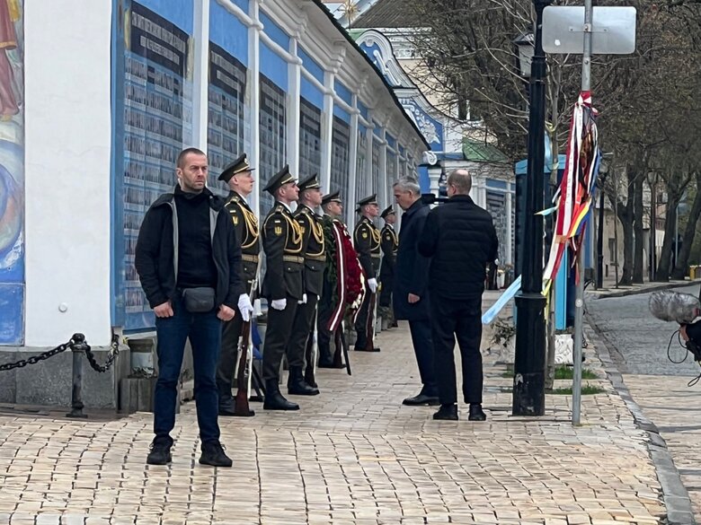 Столтенберг прибув до Києва 02