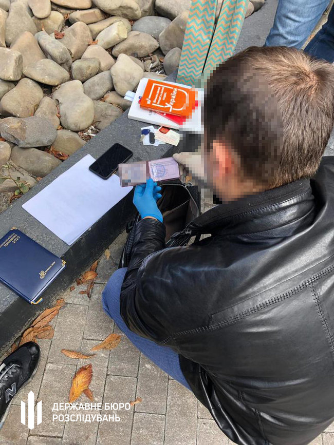 Адвокат и экс-прокурор Киева требовали $80 тысяч взятки за положительное проведение экспертизы при расследовании уголовного производства 04