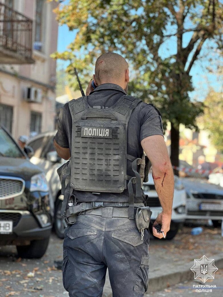 У Кривому Розі завершено пошуково-рятувальні роботи: 1 особа загинула, 54 дістали поранення, зокрема 9 працівників поліції 03