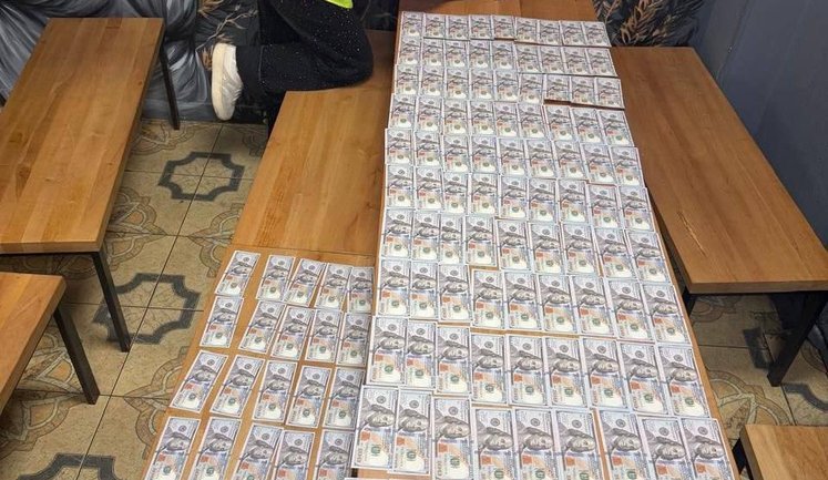 $18 тыс. за "бронь" и выезд за границу: задержана женщина, обещавшая военнообязанному избежать мобилизации. ФОТО