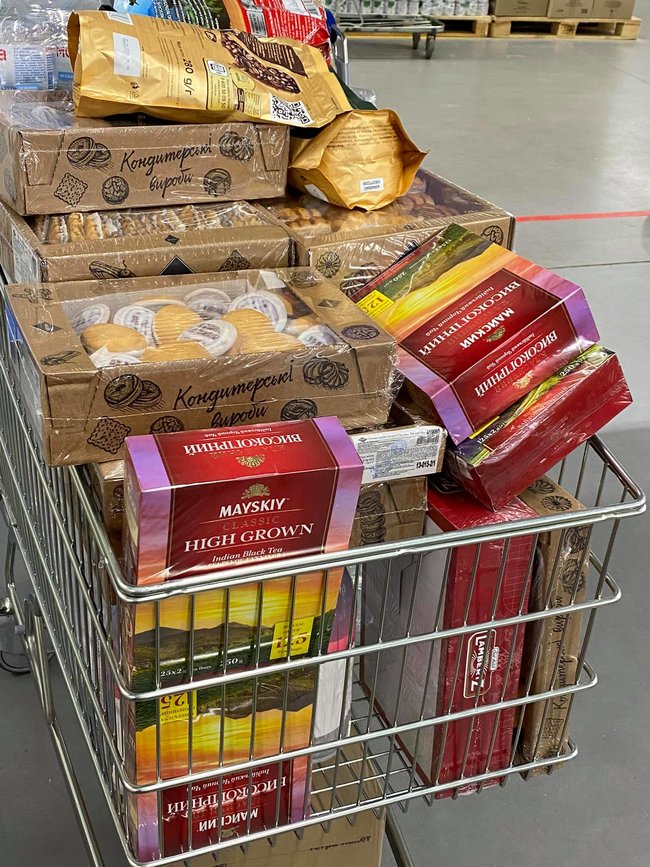 На фронті загострення, окупанти поливають вогнем. У госпіталь і на фронт потрібні продукти і ліки, - волонтерка Юсупова 07