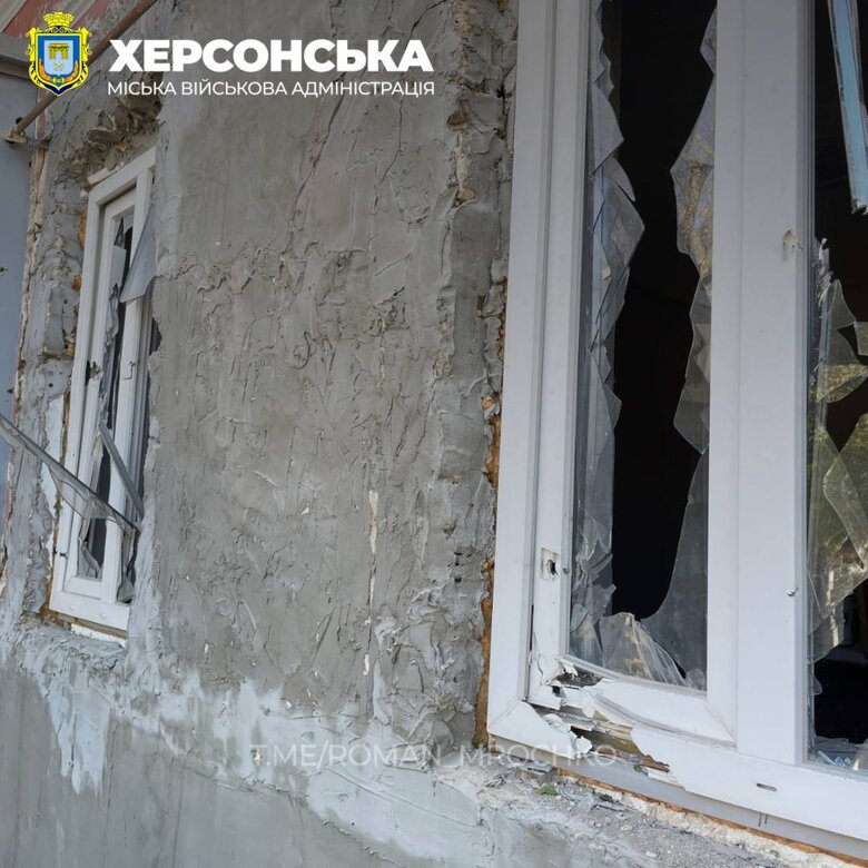 Наслідки ранкового обстрілу Херсону 03 Наслідки ранкового обстрілу Херсону 03