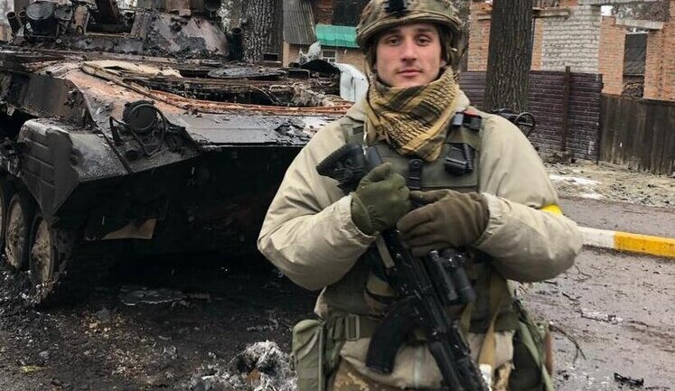 Десантник Віталій Возіян: "Бойове завдання - штурмувати аеродром у Гостомелі. Росіяни вже були там""