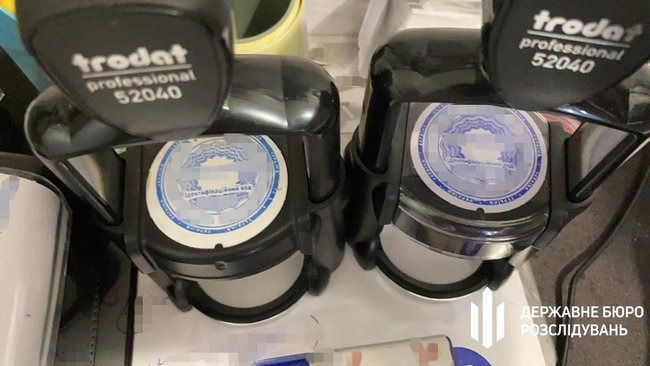 Сотрудникам полиции и директору оружейного магазина на Киевщине сообщено о подозрении в выдаче незаконных разрешений на оружие, - ГБР 09