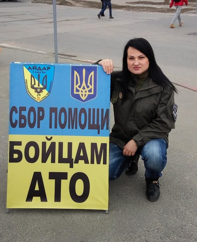 Кулеметниця Яна Червона: До підписання контракту мене підштовхнув один айдарівець, сказавши: Вам, волонтерам, класно: приїхали, переночували та поїхали. А ви посидіть тут… 02