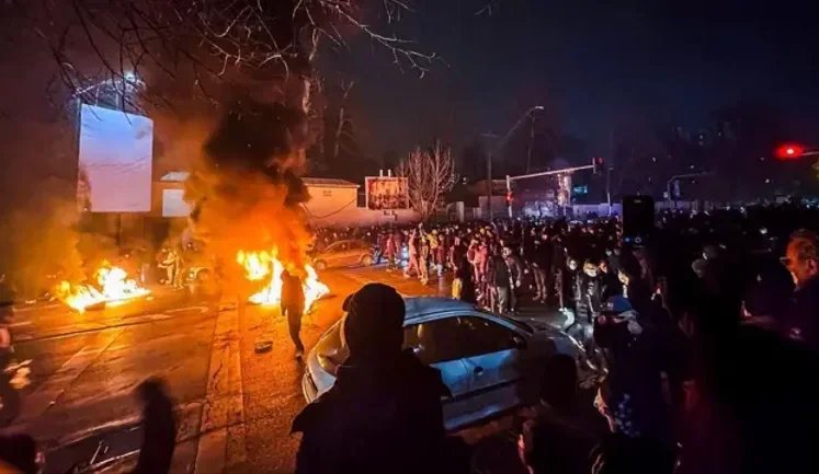 Мы наблюдаем последние дни режима в Иране, - Мерц