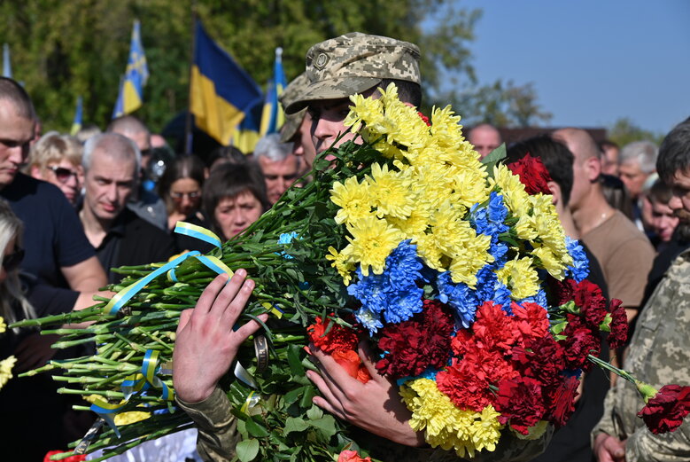 Із загиблим воїном штурмової роти 59-ї бригади Володимиром Іщенком попрощалися у Києві 09