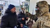 Коронавірус COVID-19: на КПВВ у зоні ООС почали перевіряти температуру особам, які прибувають з ОРДЛО
