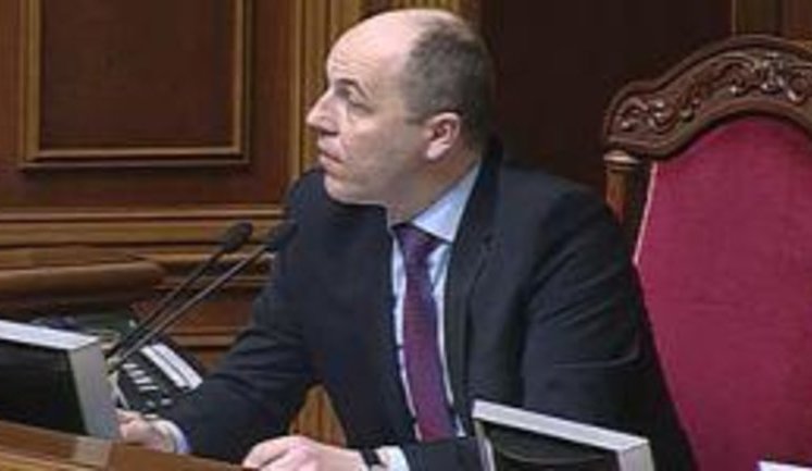 "Нас недостаточно для работы. Перезвоните своим знакомым", - утреннее заседание Рады открылось с опозданием из-за нехватки депутатов. ВИДЕО