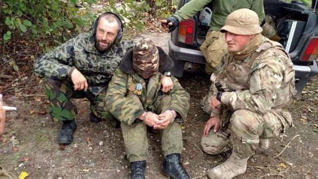 Командир окремого взводу розвідки 54 ОБР Руслан Пустовойт (Павук): Я поклав під себе 8 ворожих автоматів, сам повз по полю, а попереду мене стадо з 8 полонених, і я, як пастух, гнав їх уперед 02 Командир окремого взводу розвідки 54 ОБР Руслан Пустовойт (Павук): Я поклав під себе 8 ворожих автоматів, сам повз по полю, а попереду мене стадо з 8 полонених, і я, як пастух, гнав їх уперед 02