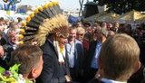 Добкин нарядился вождем индейцев и пошел в народ. ФОТОрепортаж